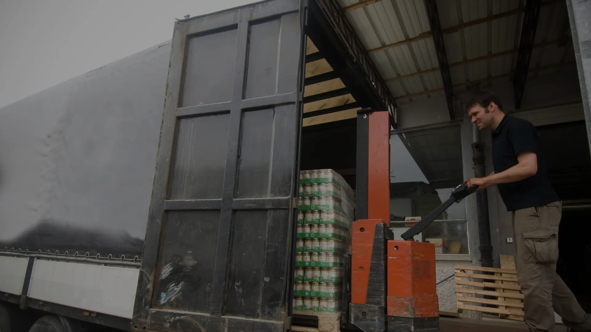 Read more about the article Best 10 FTL Full Truck Load Service Providers in Gujarat